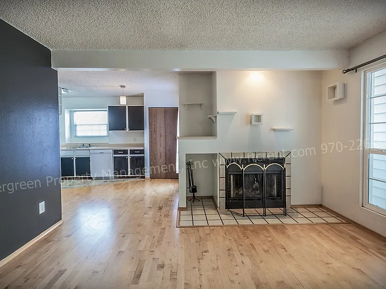 1301 University Ave #C301 — Photo 6