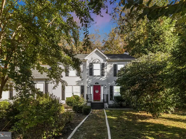 2252 Aquia Dr, Stafford, VA 22554