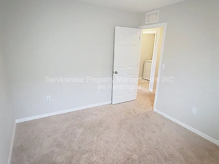 12937 Camarillo Pl — Photo 14