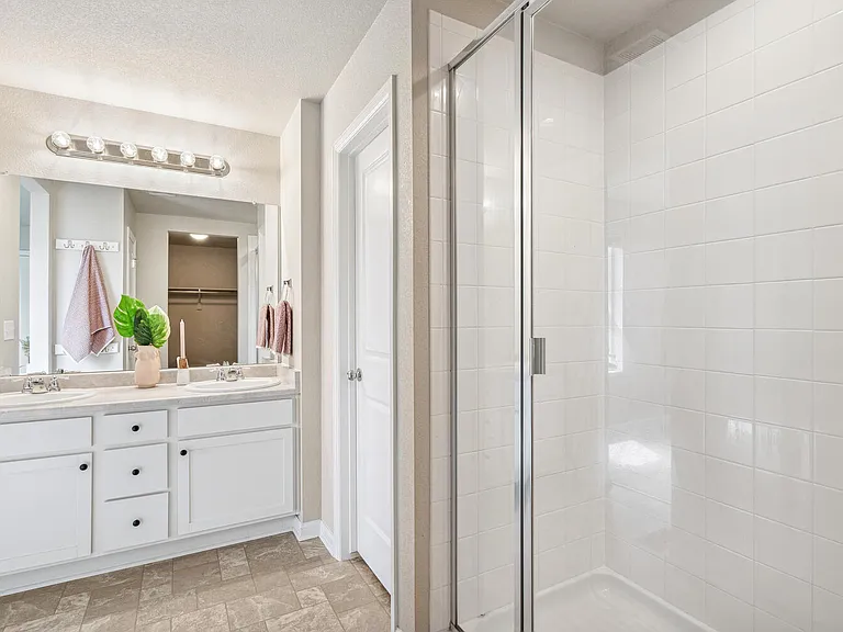 1119 Sherman Dr — Photo 23