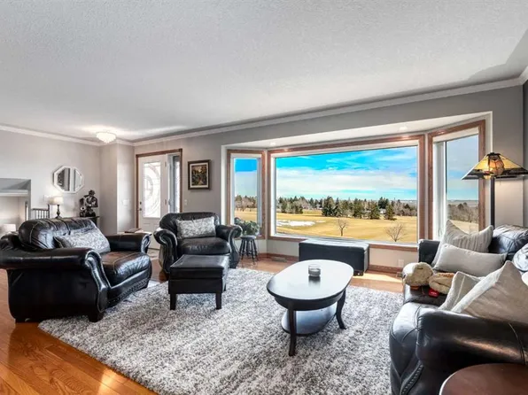 468 NE Norfolk Way NW, Calgary, AB T2K 5R1