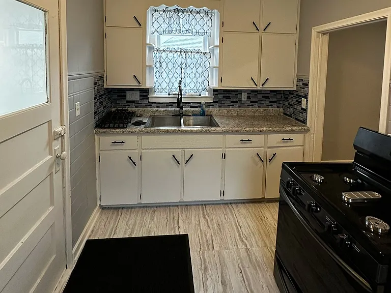 2347 S 8th St — Photo 7