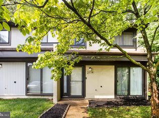 2114 Cartwright Pl, Reston, VA 20191