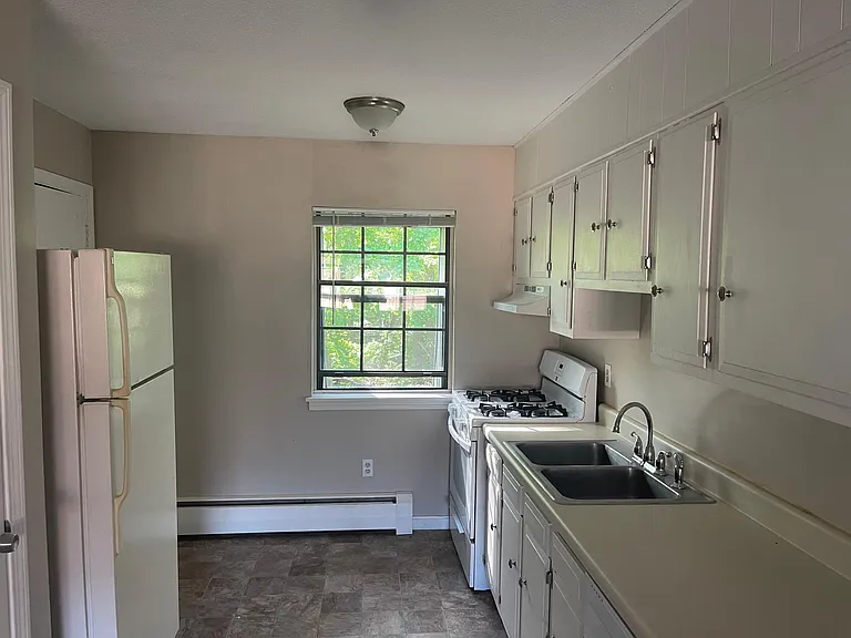 549 Russell Rd #12C — Photo 4