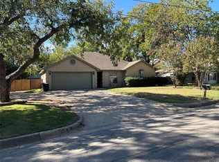 6704 Beaty St, Fort Worth, TX 76112