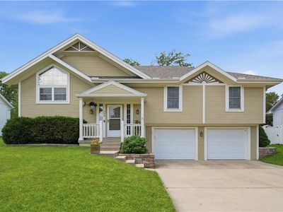 724 NE Colleen Dr, Lees Summit, MO, 64086