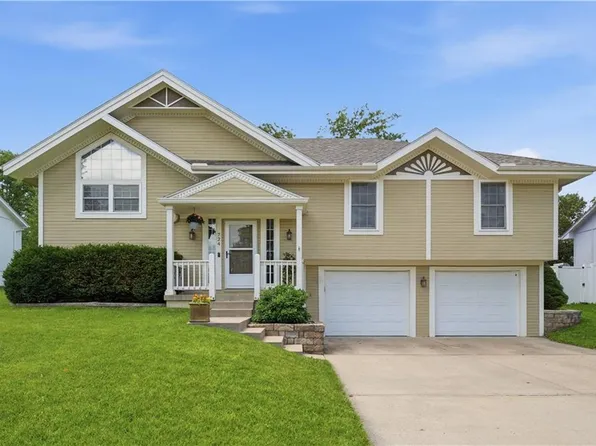 724 NE Colleen Dr, Lees Summit, MO 64086