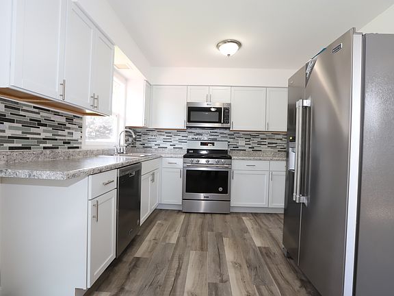 2nd image of 528 Kingston Blvd