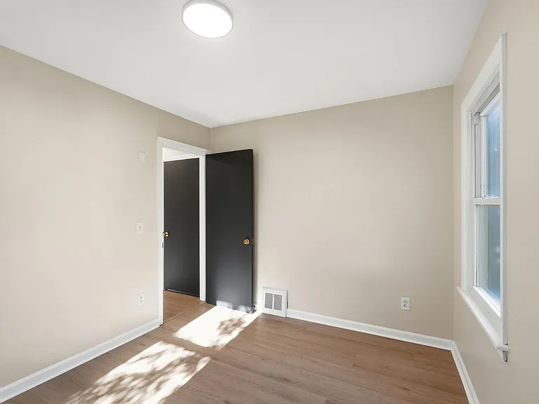 2917 123rd St — Photo 22