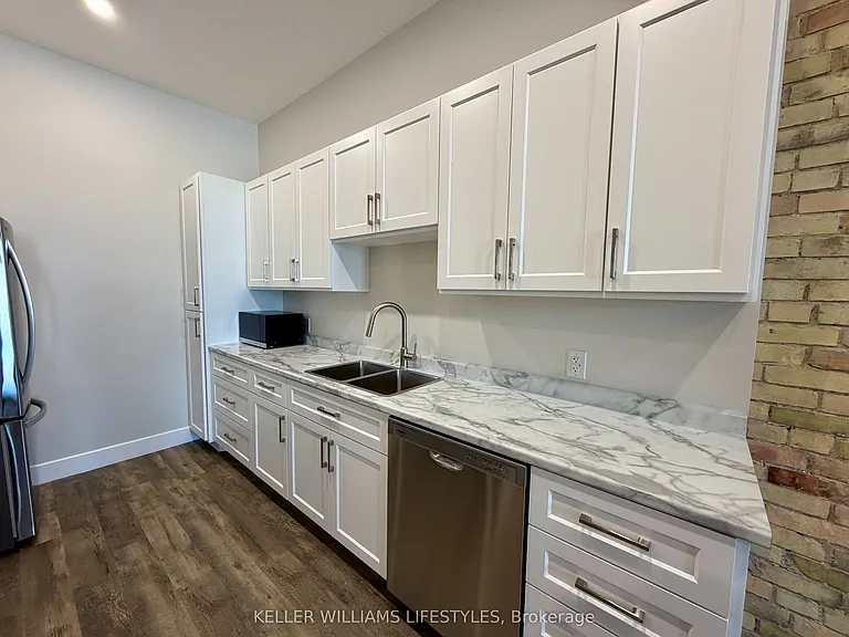 537 Talbot St #3 — Photo 10