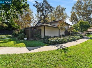 5453 Roundtree Pl APT D, Concord, CA 94521