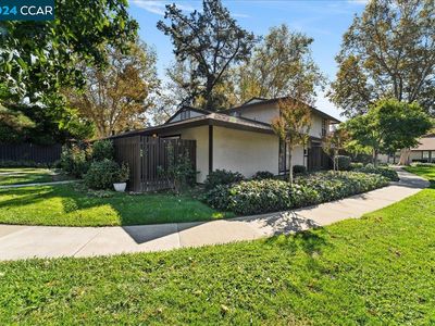 5453 Roundtree Pl APT D, Concord, CA, 94521