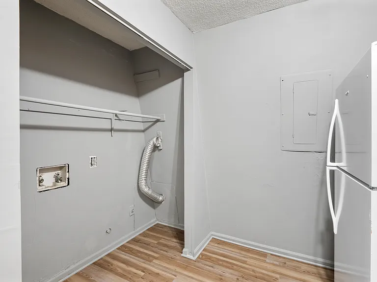 511 Poplar St #C — Photo 10
