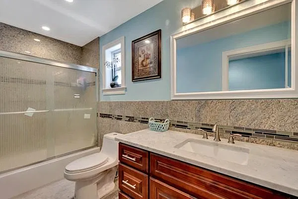 7 bed, 9999 sqft, $6,000 — Photo 3