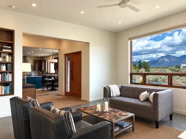 30 Piedra Vista, El Prado, NM 87529-0000