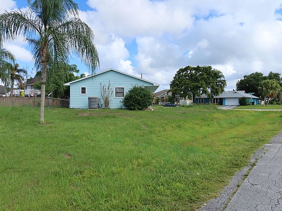 4th image of 601 SE Polynesian Ave