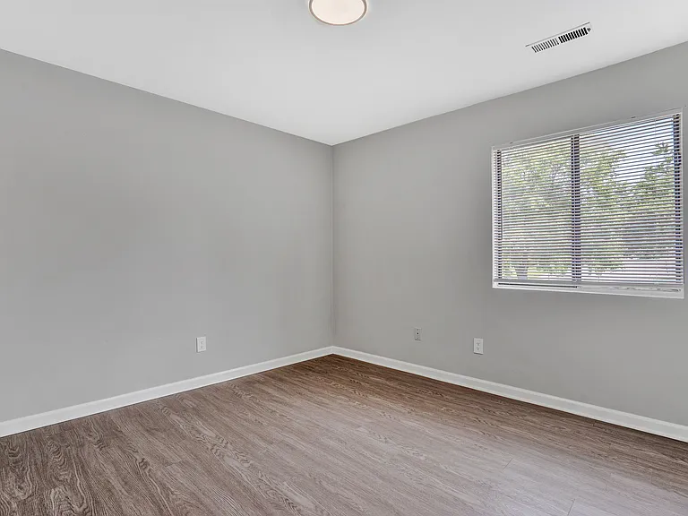 Flats at Thrasher Park — Photo 14