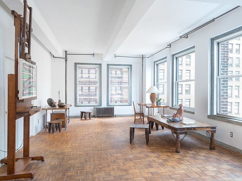 1st image of 425 Park Ave S APT 8A