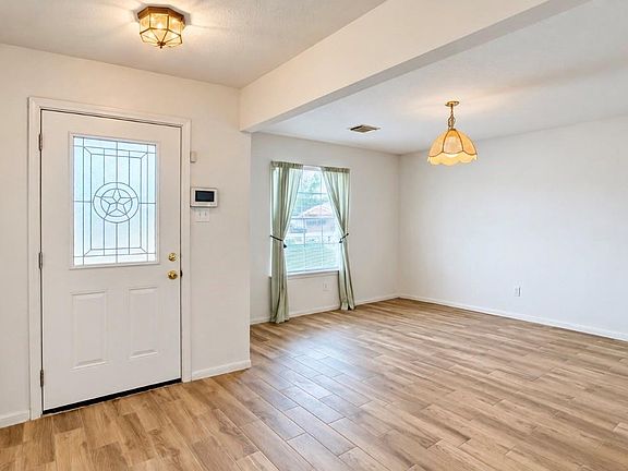 5th image of 11014 Malden Dr