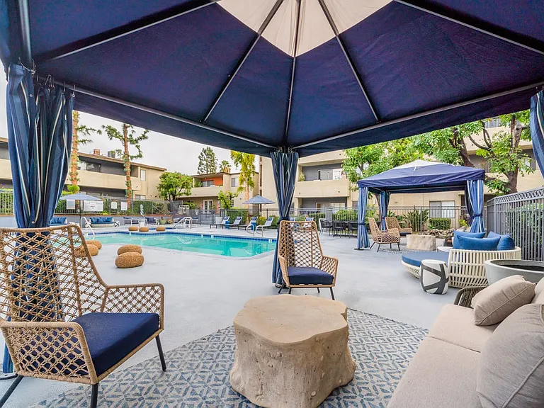 The Lodge at Porter Ranch Apartments — Photo 21