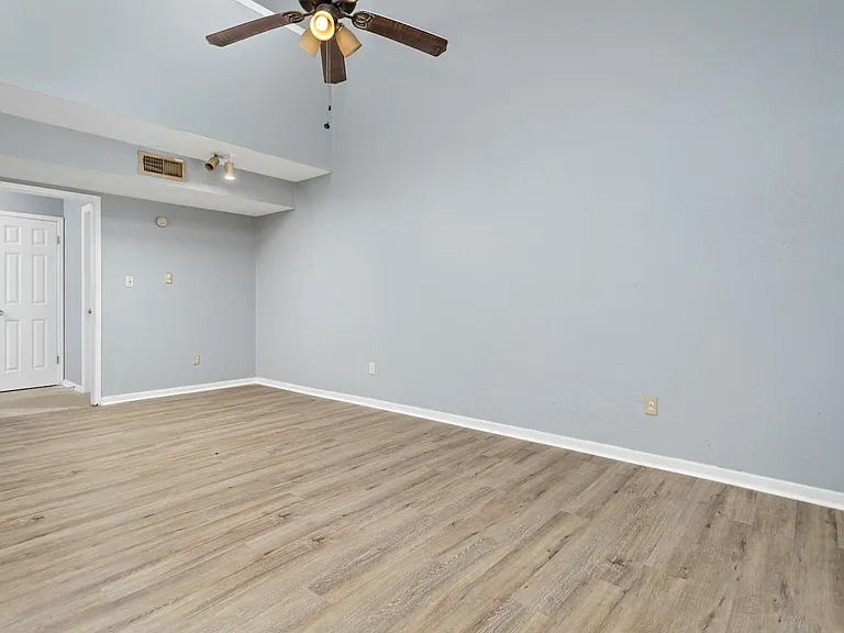 1176 Oregon Ave #2 — Photo 8