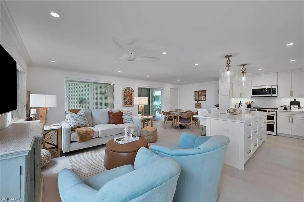 2 bed, 2.0 bath, 1060 sqft, $7,000 — Photo 2