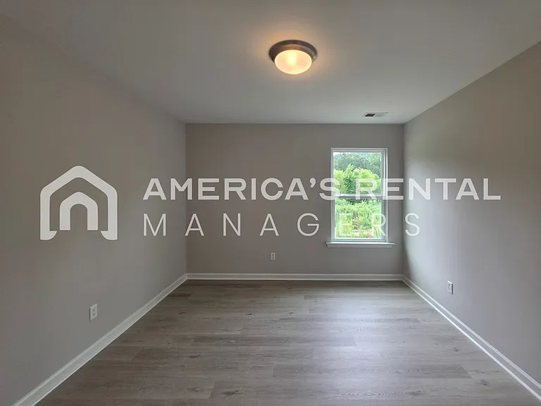 10304 Squires Way — Photo 21