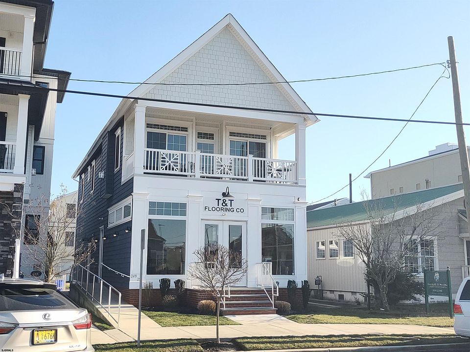 1st image of 251 West Ave #251