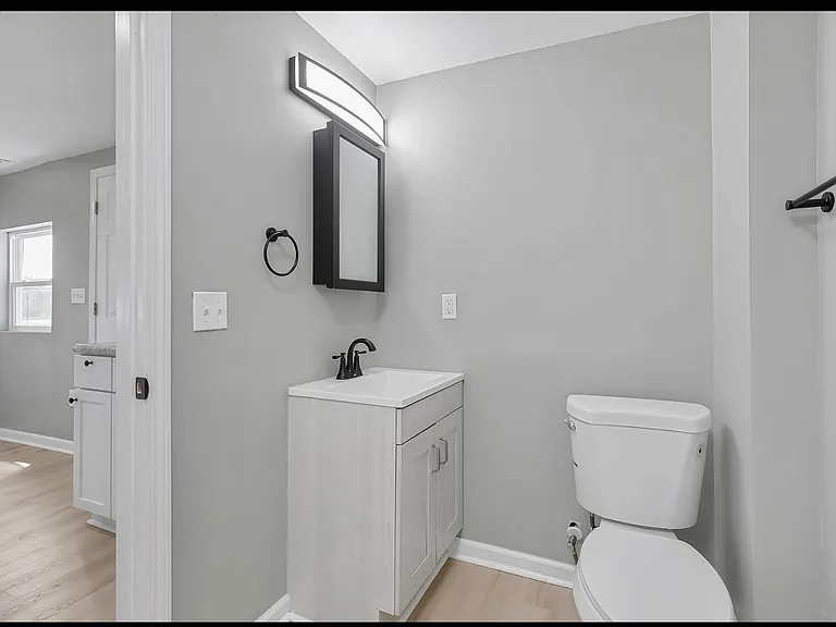 1341 Genessee Ave — Photo 19