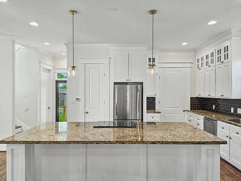 603 Archer St — Photo 9