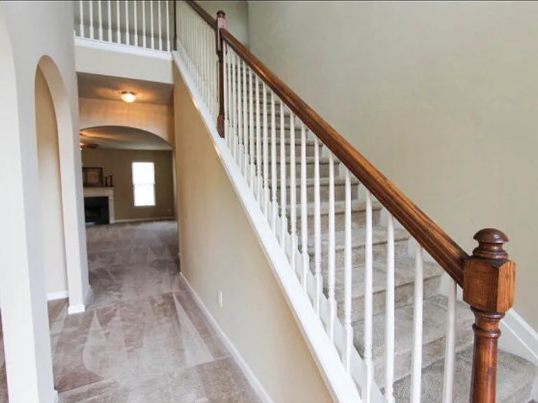 2771 Huntcliffe Dr — Photo 5