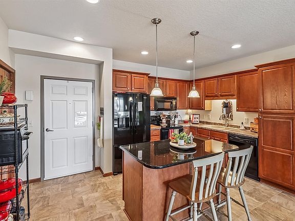 5th image of 600 E Hillcrest Ave Unit 207