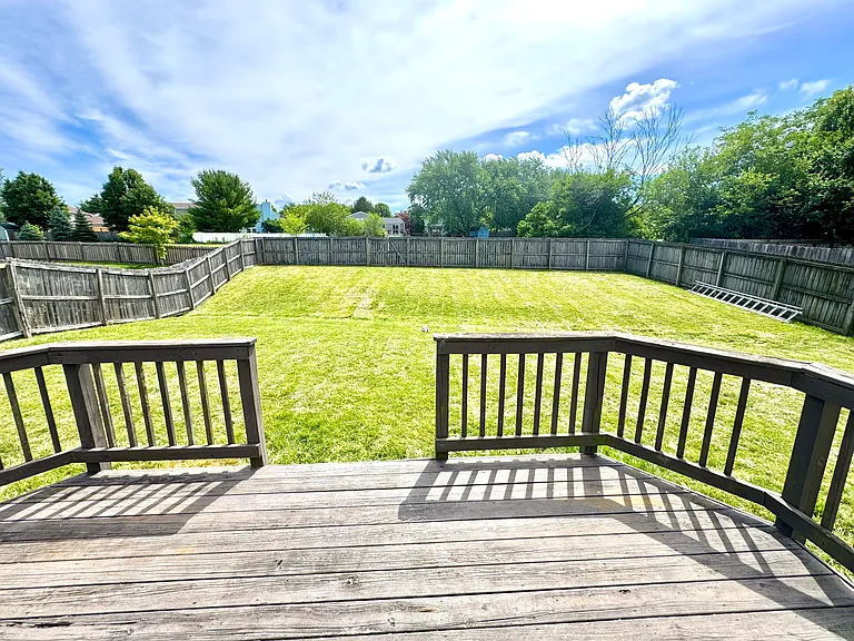 6328 Wellington Pl — Photo 3