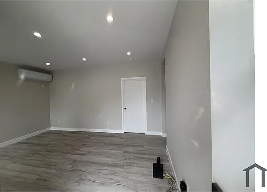2 bed, 750 sqft, $2,900 — Photo 2