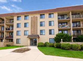 5447 W Lawrence Ave APT 203, Chicago, IL
