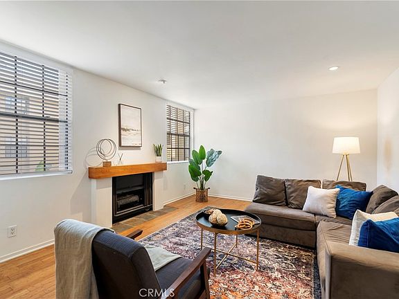 5th image of 740 N Kings Rd APT 208