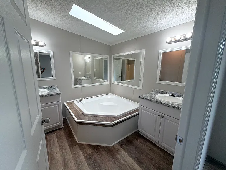 132 Kingston Ridge Dr — Photo 10