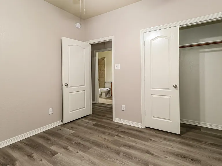 969 Oak Lynn Dr — Photo 13