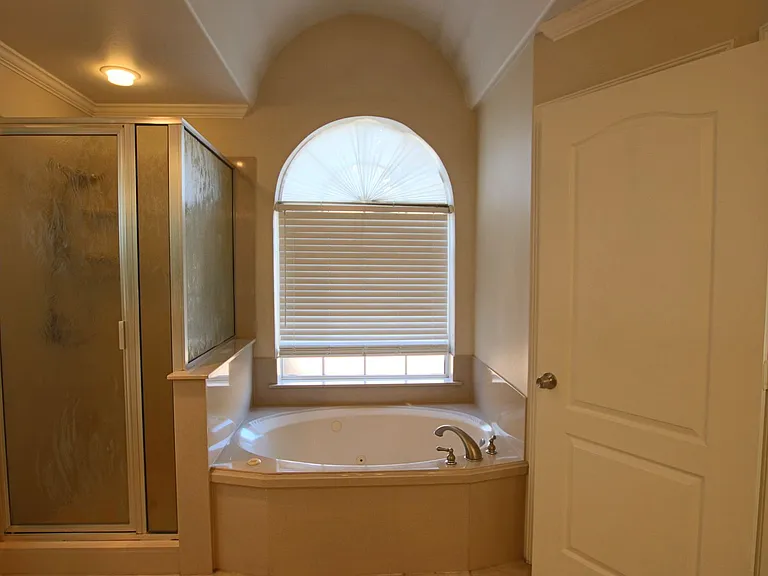 1202 River Bend Dr — Photo 17