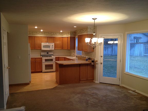 Kitchen & Dining 
