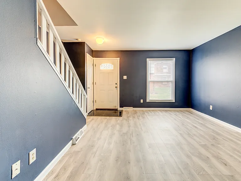 1016 Parkcrest Dr — Photo 6