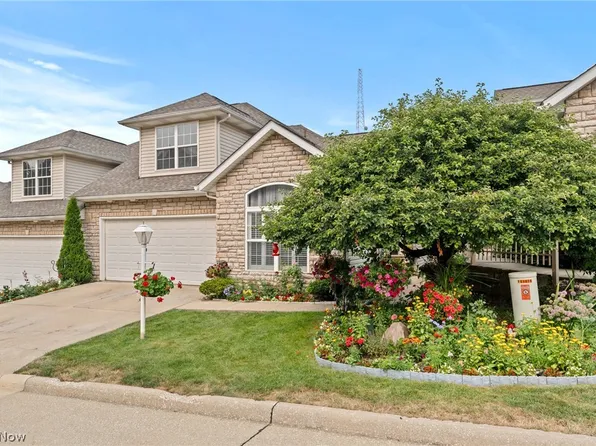 6801 Rolling Meadow Dr, Cleveland, OH 44134