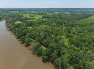 42476 Whites Ferry Rd, Leesburg, VA 20176