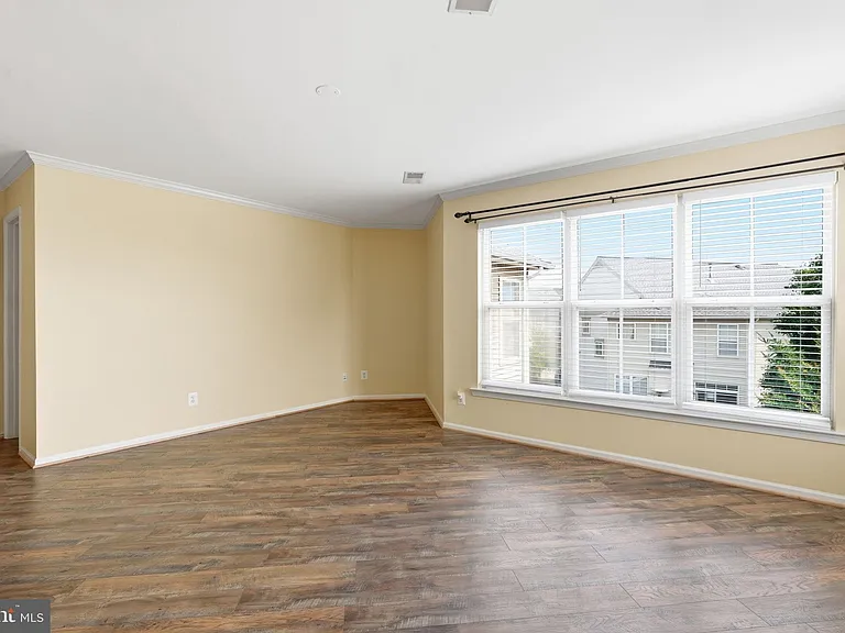 22862 Cartier Ter — Photo 18