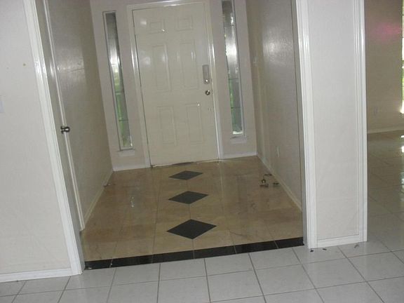 5th image of 2809 Brookhollow Dr