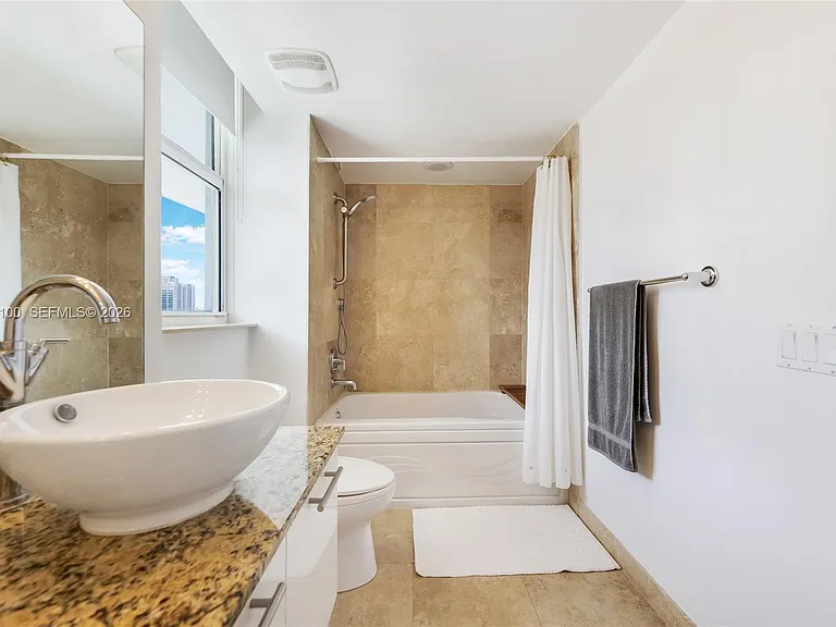 41 SE 5th St #504 — Photo 4