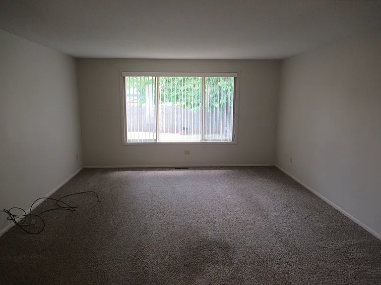 450 Lori Ave SE — Photo 9