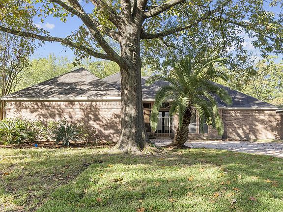 3rd image of 4303 Woodbridge Dr