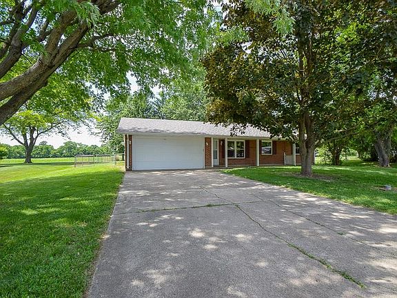 5th image of 119 Eastwood Dr