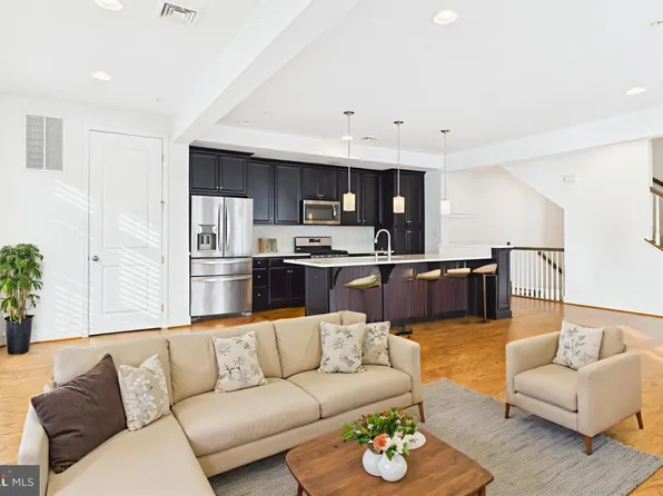 702 Mayer Pl, Lancaster, PA 17601